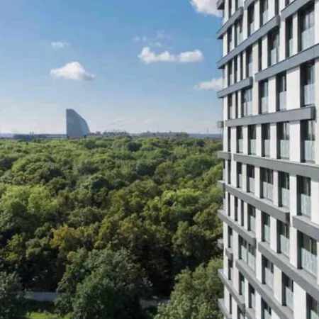 Garden Tower S Balkonem, Garaz Appartement Praag