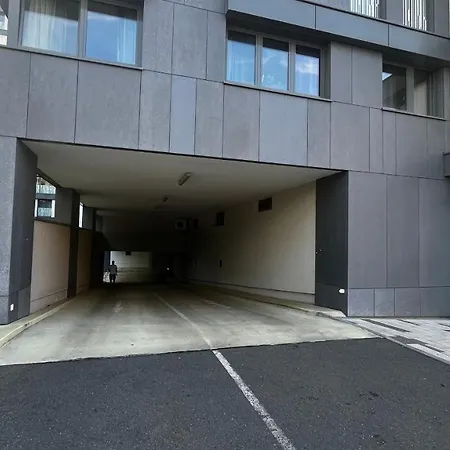 Appartement Garden Tower S Balkonem, Garaz Praag