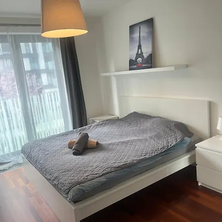 Apartamento Garden Tower S Balkonem, Garaz