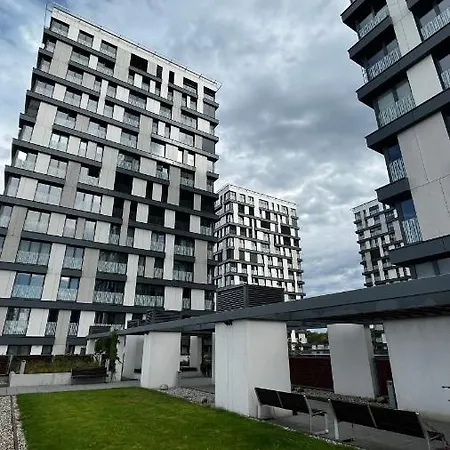 Garden Tower S Balkonem, Garaz * Praga